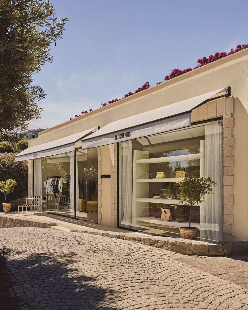 Jacquemus × Mandarin Oriental Bodrum Sun, stripes and effortless Mediterranean charm.