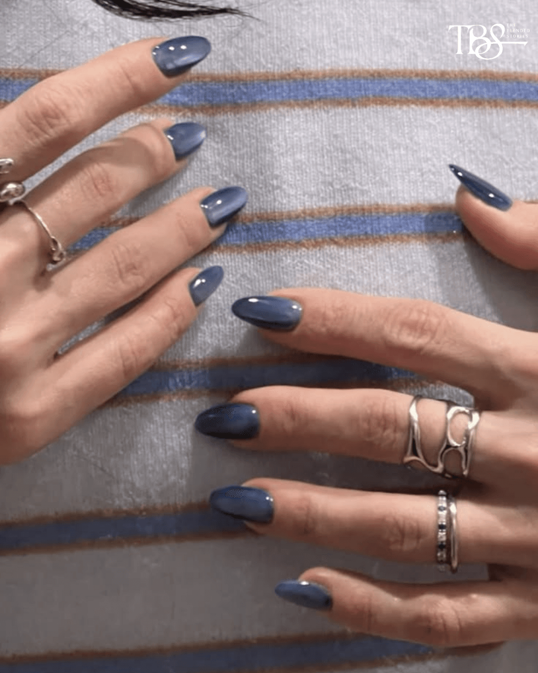 CAT-EYE - The one everyone wants under good lighting. Magnetic pigment creates that soft, velvety shift that changes every time your hands move.