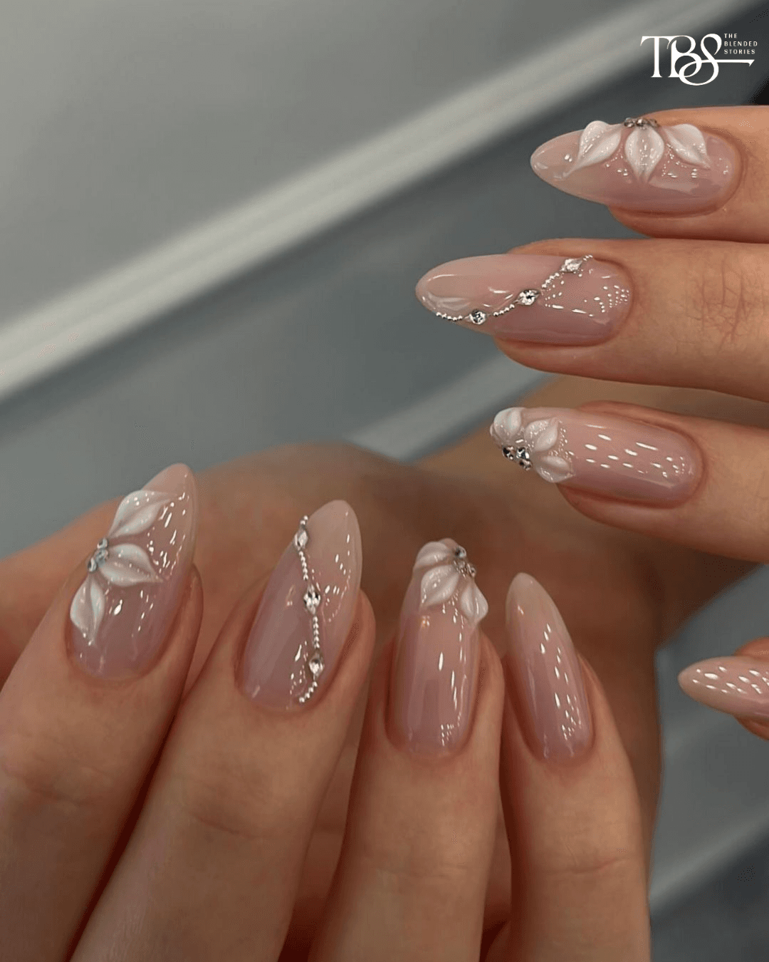 SCULPTURAL 3D - More accessory than manicure. Raised florals, droplets and translucent forms turn nail art into tiny wearable objects.